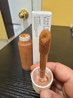 Rare Beauty Liquid Touch Foundation Tint - shade 440C